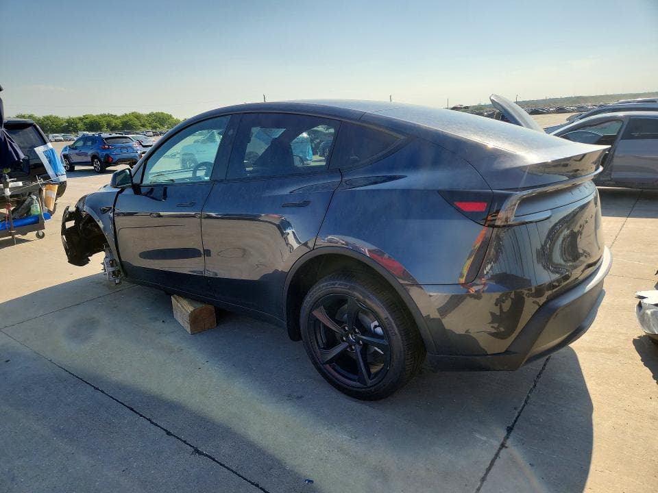 2026 TESLA MODEL Y 2