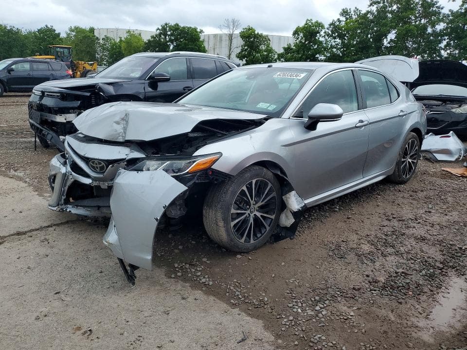 2019 TOYOTA CAMRY SE - 1