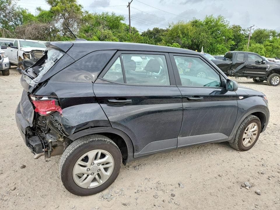 2026 HYUNDAI VENUE SE 3
