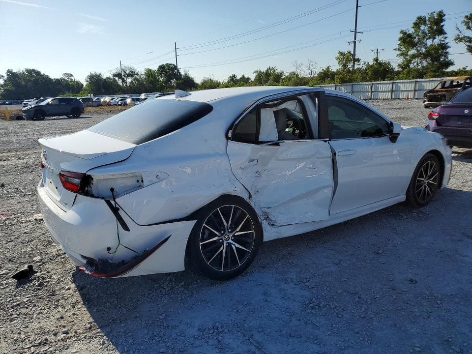 2021 TOYOTA CAMRY SE 3