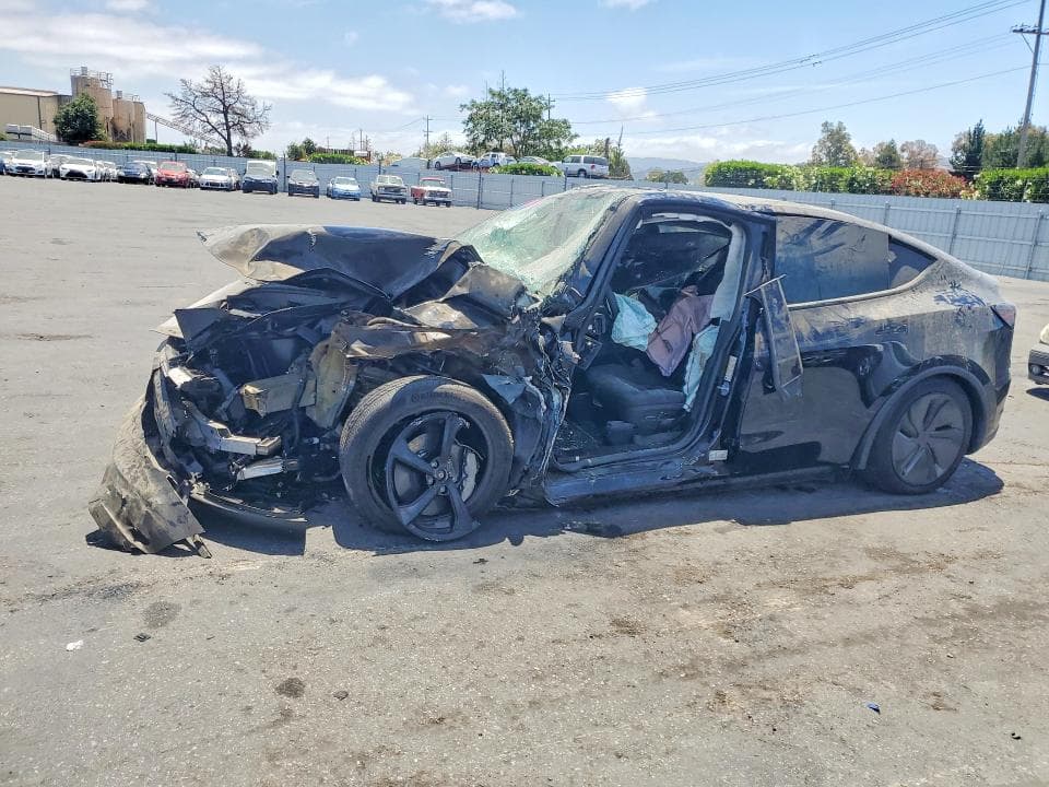 2026 TESLA MODEL Y