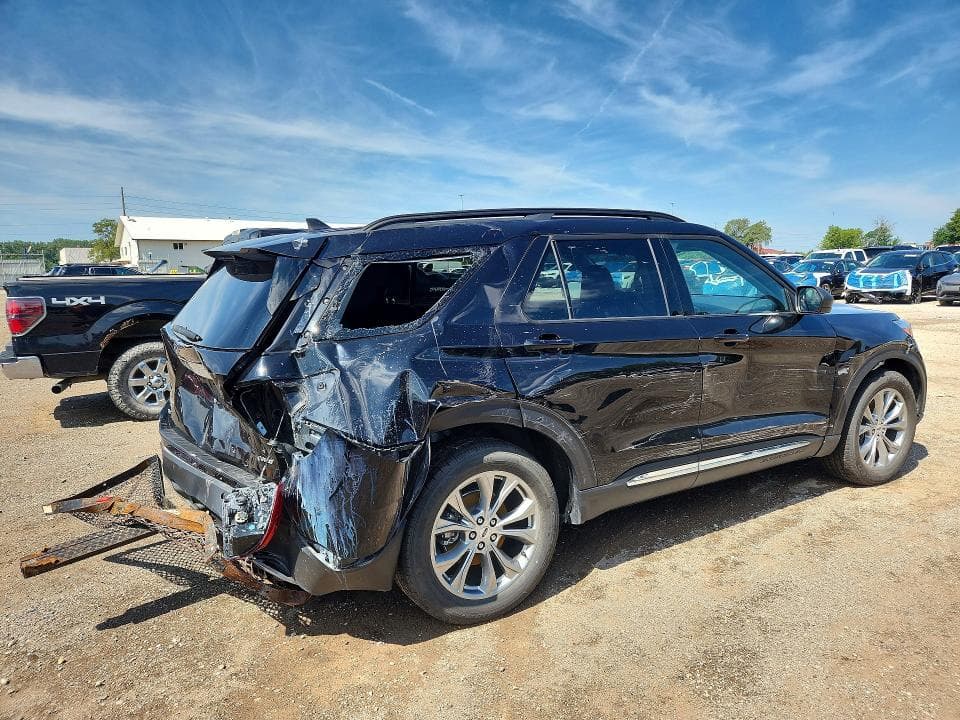2023 FORD EXPLORER XLT 3
