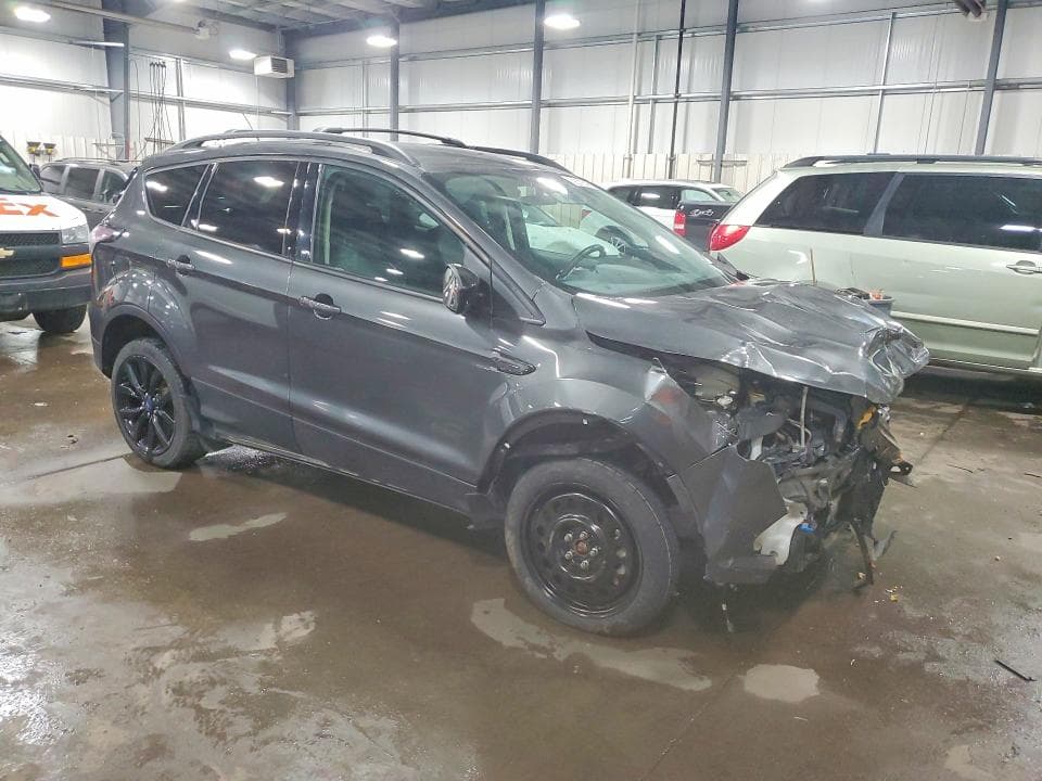 2017 FORD ESCAPE SE 4