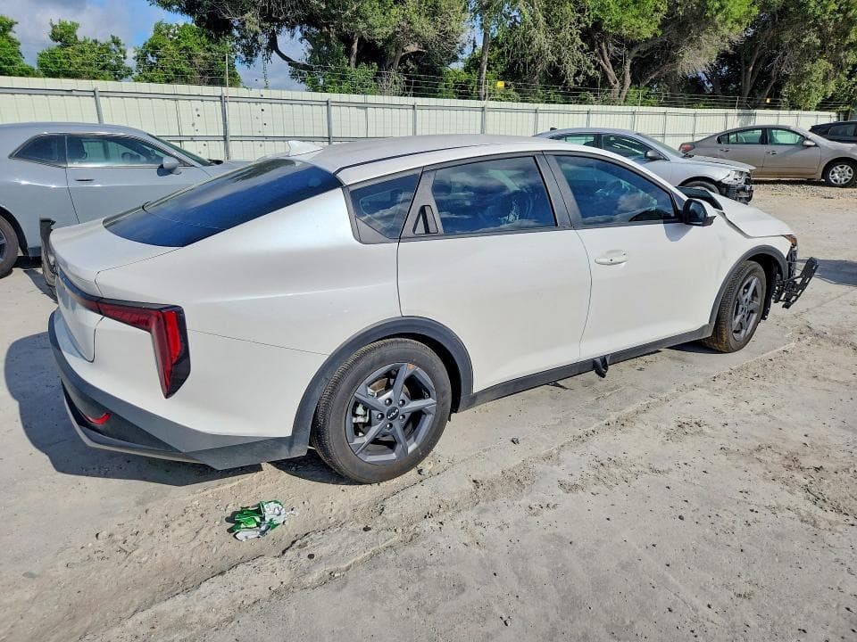 2025 KIA K4 LXS 3