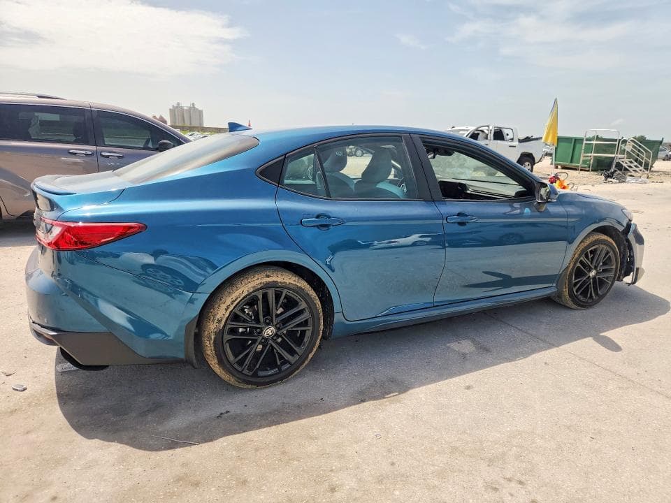 2025 TOYOTA CAMRY SE 3