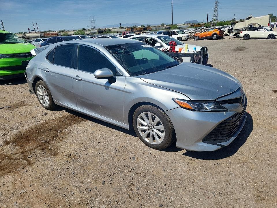 2020 TOYOTA CAMRY LE 4