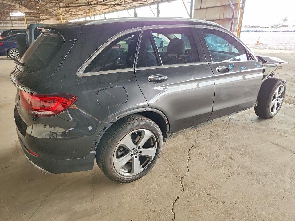 2022 MERCEDES-BENZ GLC 300 3