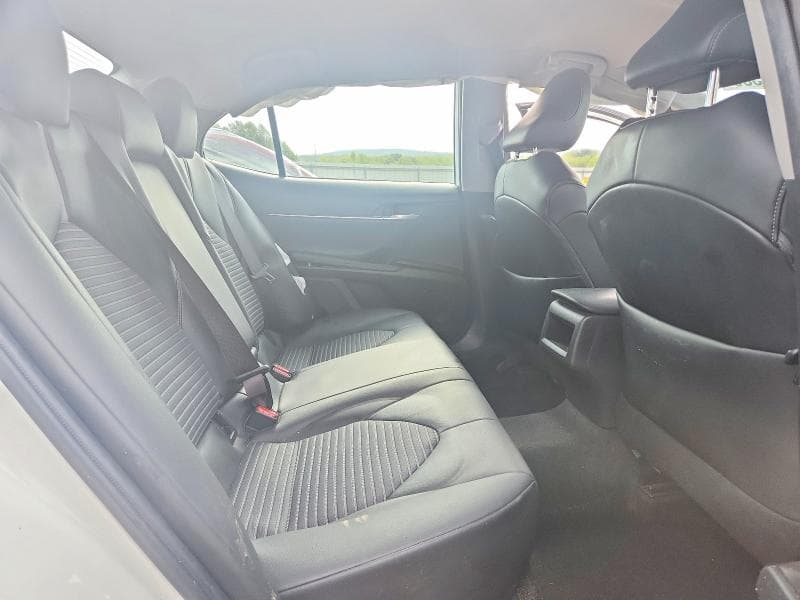2021 TOYOTA CAMRY SE 10
