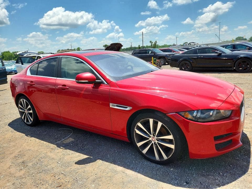 2018 JAGUAR XE PRESTIGE 4