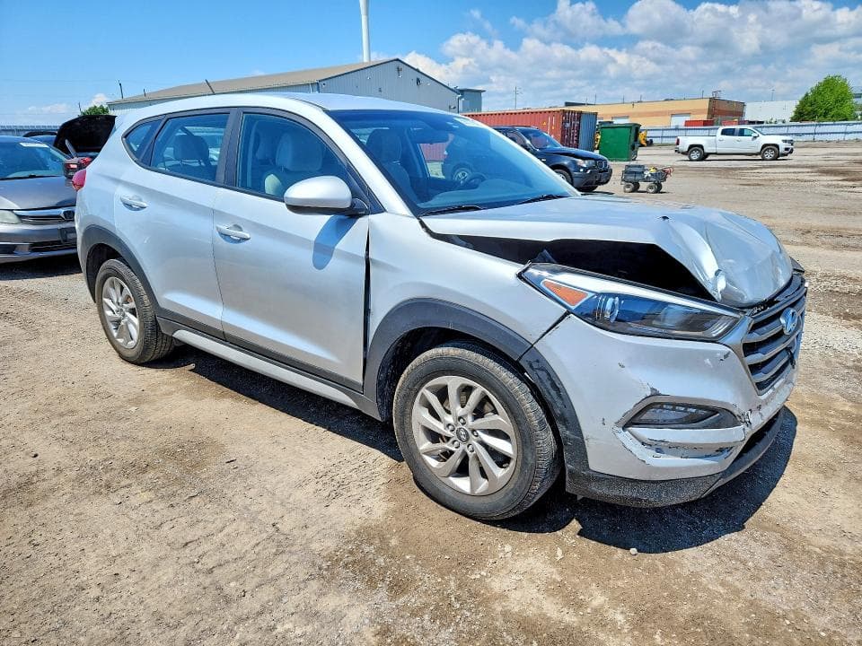 2017 HYUNDAI TUCSON SE 4