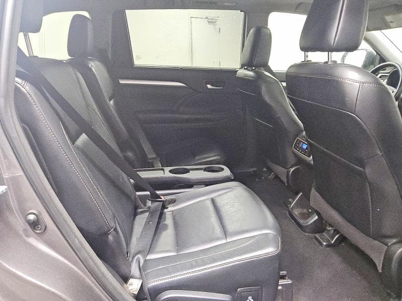 2018 TOYOTA HIGHLANDER XLE 11