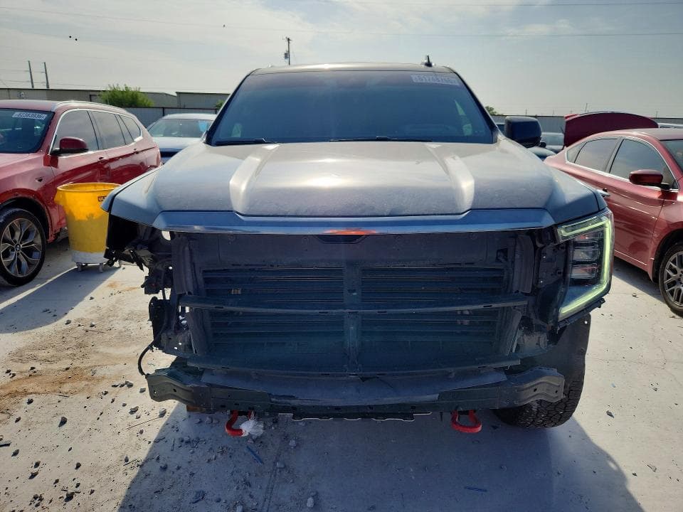 2023 GMC YUKON AT4 5