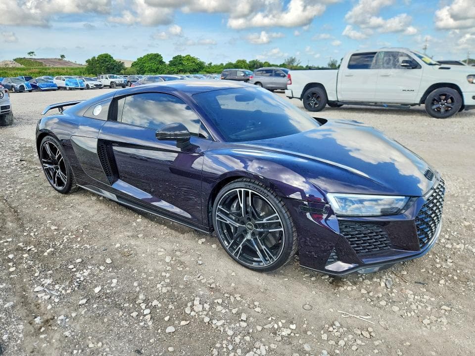 2022 AUDI R8 4