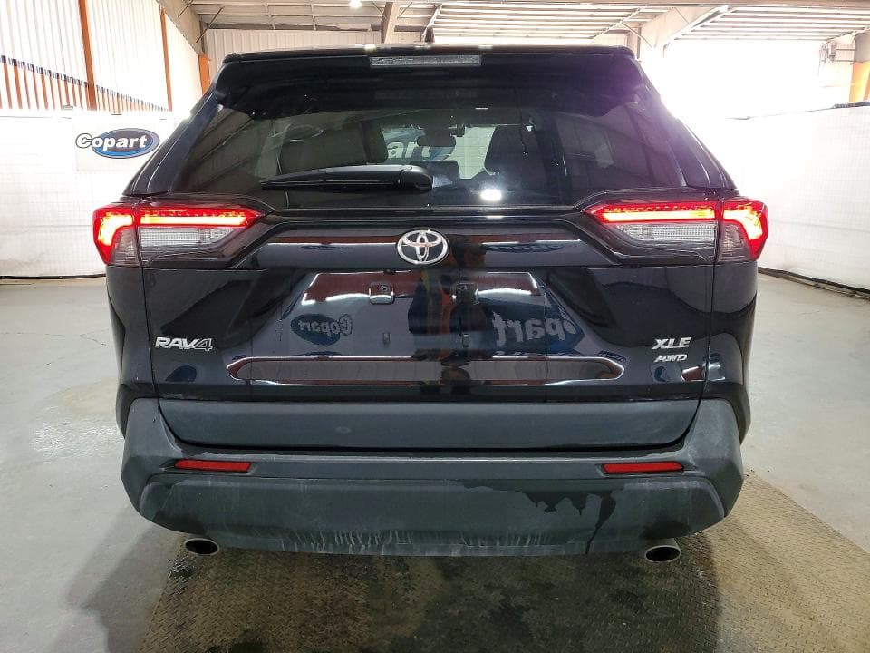 2025 TOYOTA RAV4 XLE 6