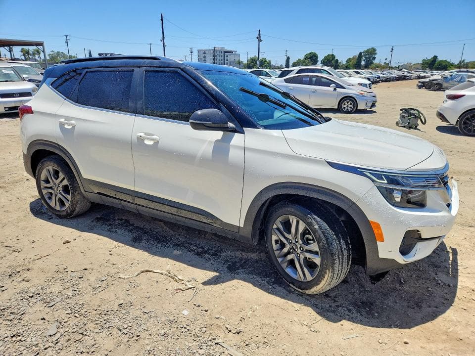 2022 KIA SELTOS S 4