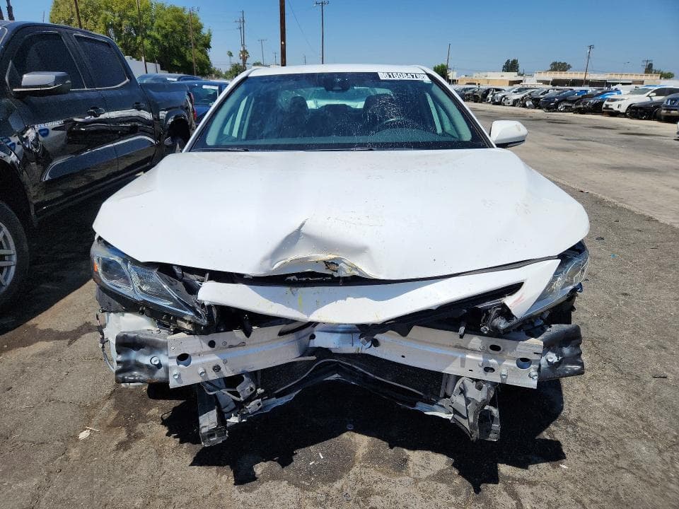 2020 TOYOTA CAMRY SE 5