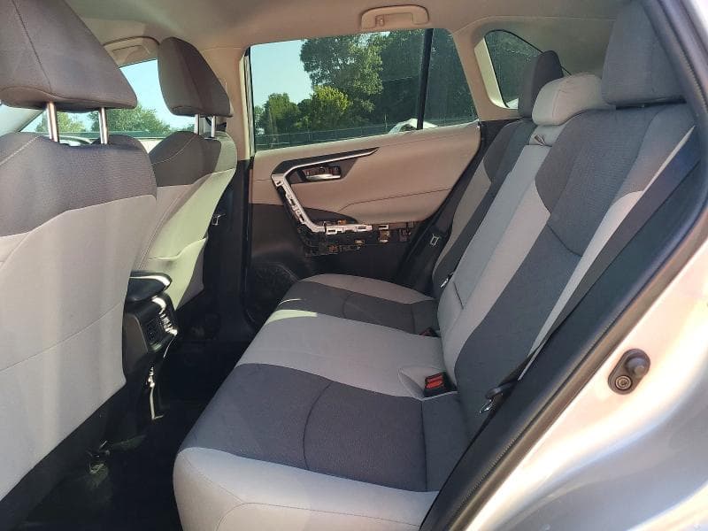 2021 TOYOTA RAV4 XLE 11