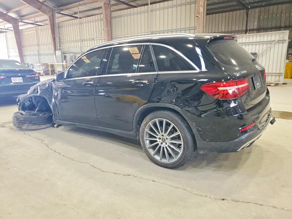 2018 MERCEDES-BENZ GLC 300 4MATIC 2