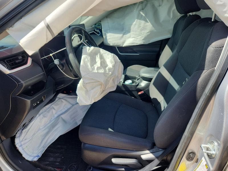 2021 TOYOTA RAV4 LE 7
