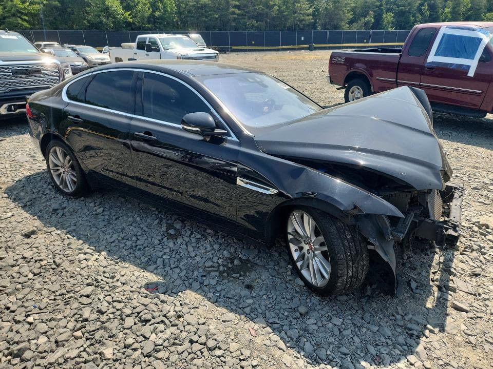 2017 JAGUAR XF PRESTIGE 4