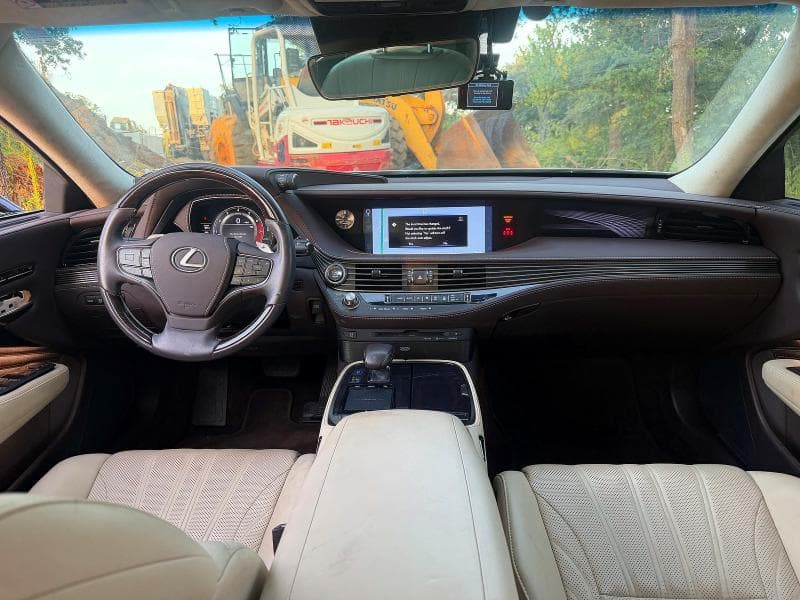 2018 LEXUS LS 500 9