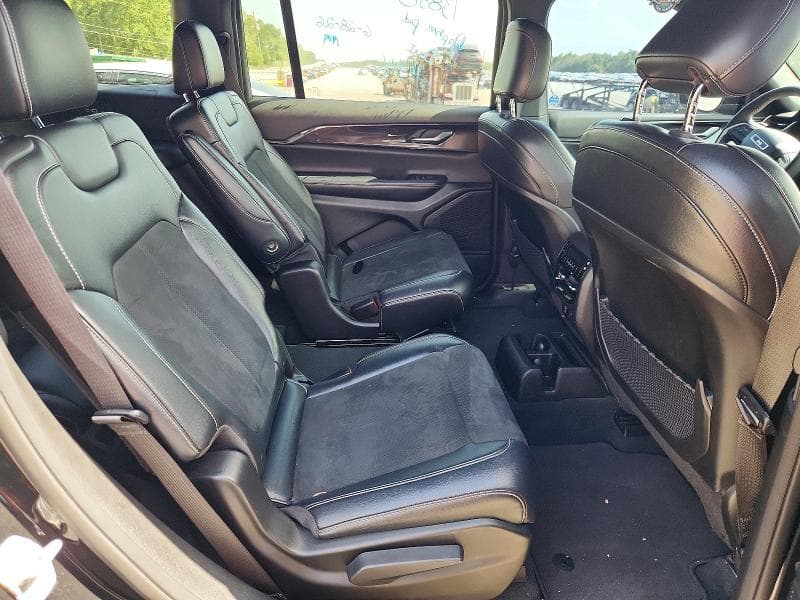 2023 JEEP GRAND CHEROKEE L LAREDO 11