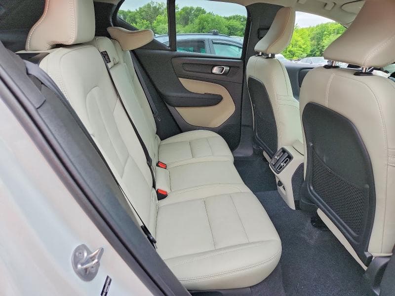 2025 VOLVO XC40 PLUS 11