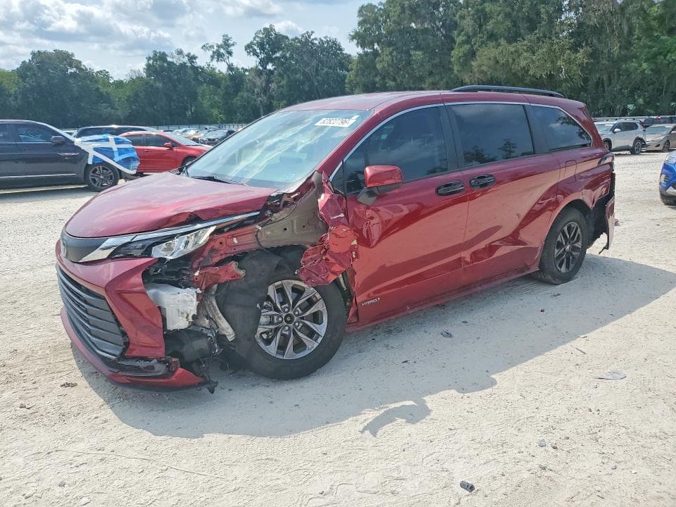2021 TOYOTA SIENNA LE - 1