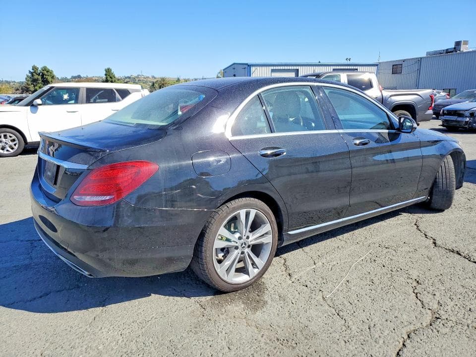 2018 MERCEDES-BENZ C 300 3