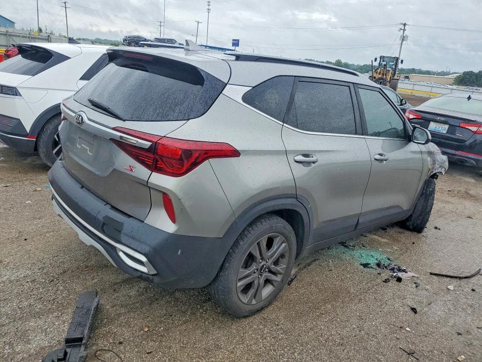 2021 KIA SELTOS S 3