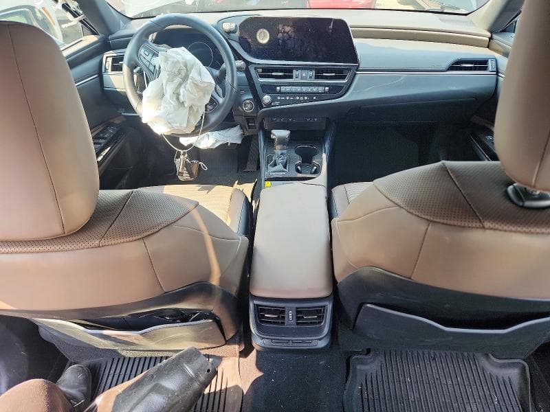2025 LEXUS ES 300H BASE 8