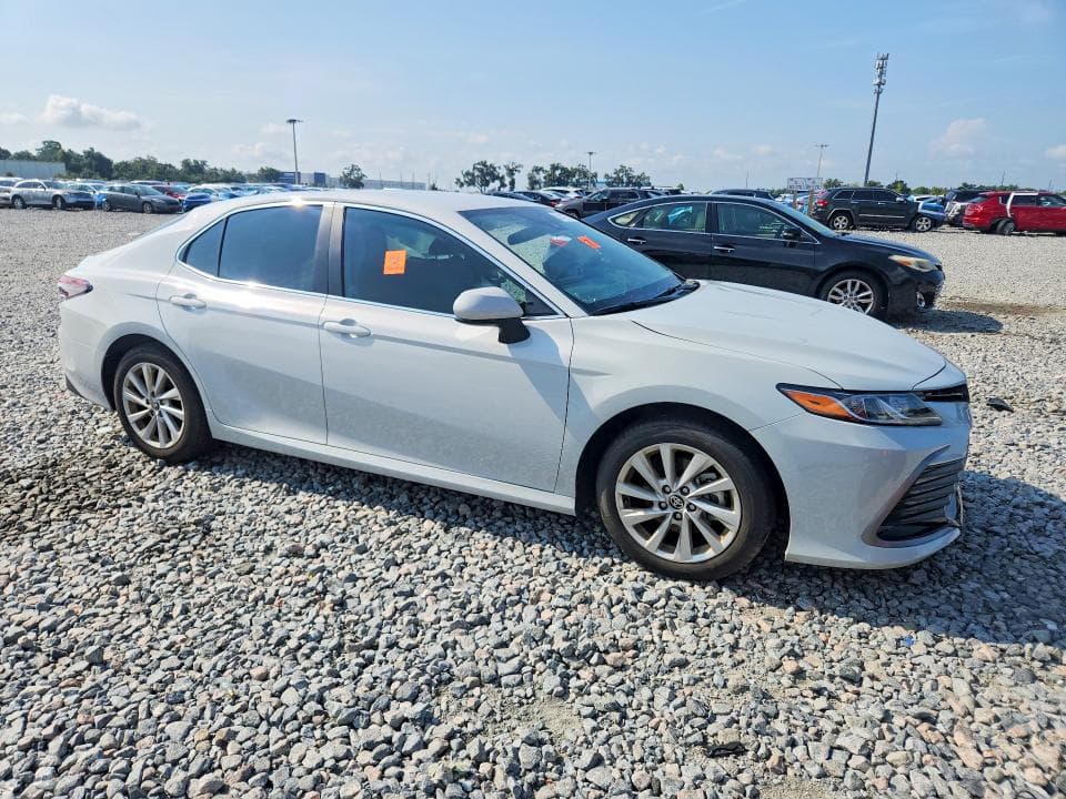2022 TOYOTA CAMRY LE 4