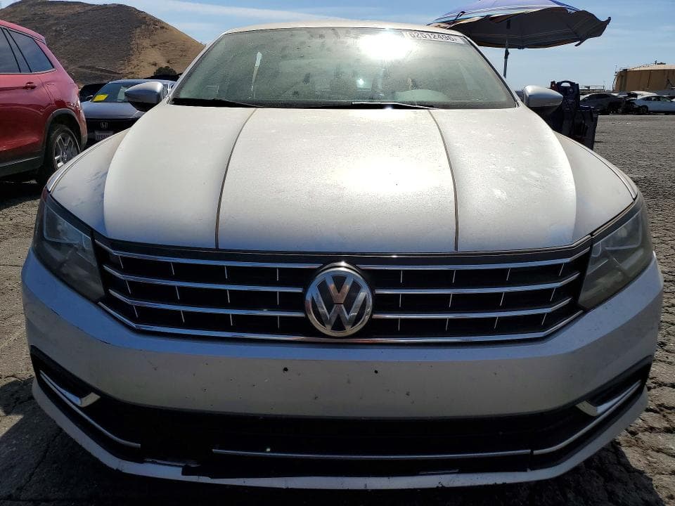 2017 VOLKSWAGEN PASSAT S 10