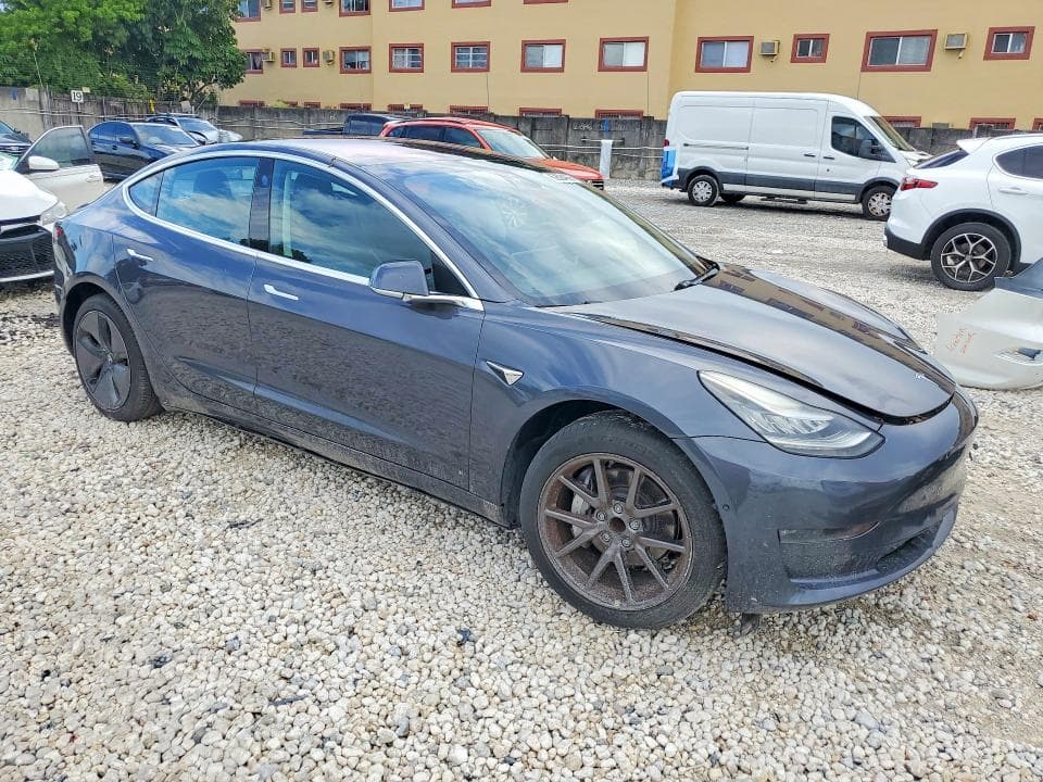 2018 TESLA MODEL 3 4