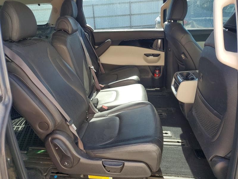 2022 KIA CARNIVAL EX 11