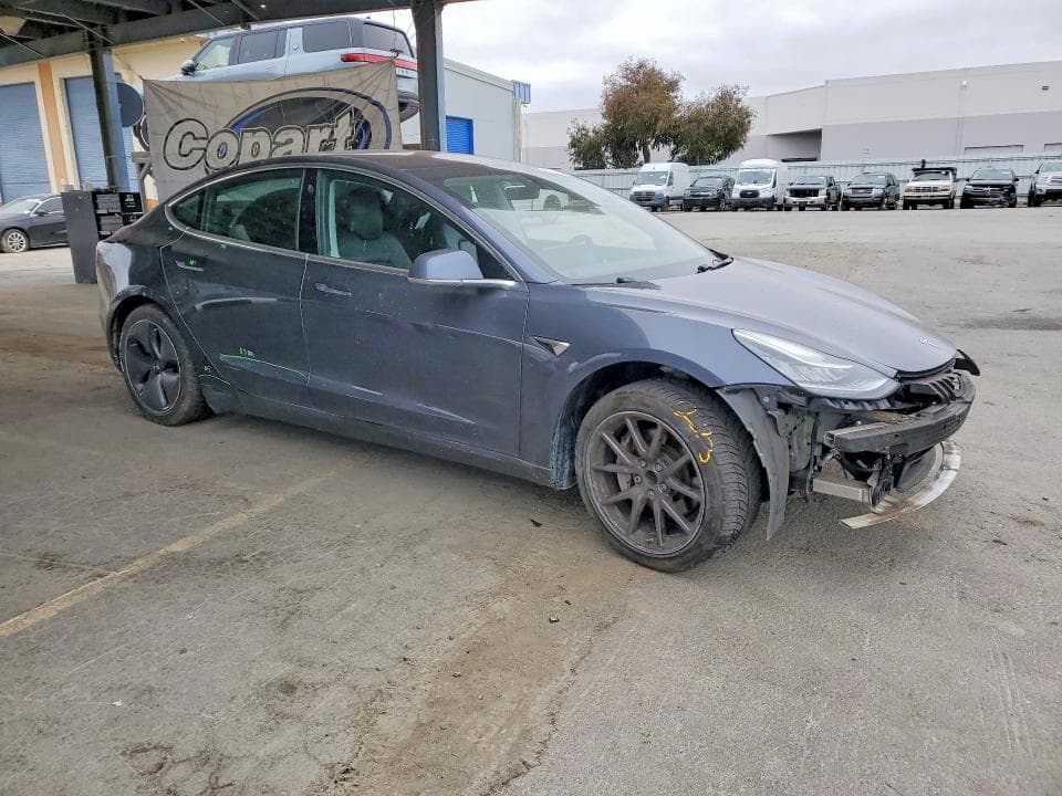 2018 TESLA MODEL 3 4
