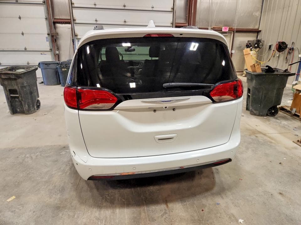 2020 CHRYSLER PACIFICA TOURING L 6