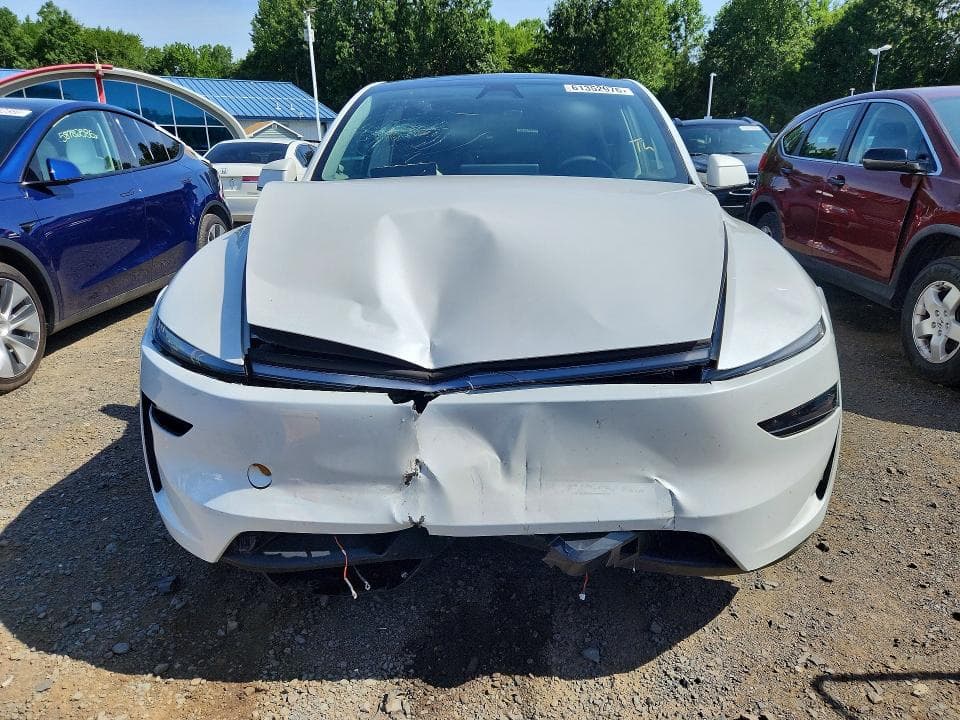 2026 TESLA MODEL Y 5
