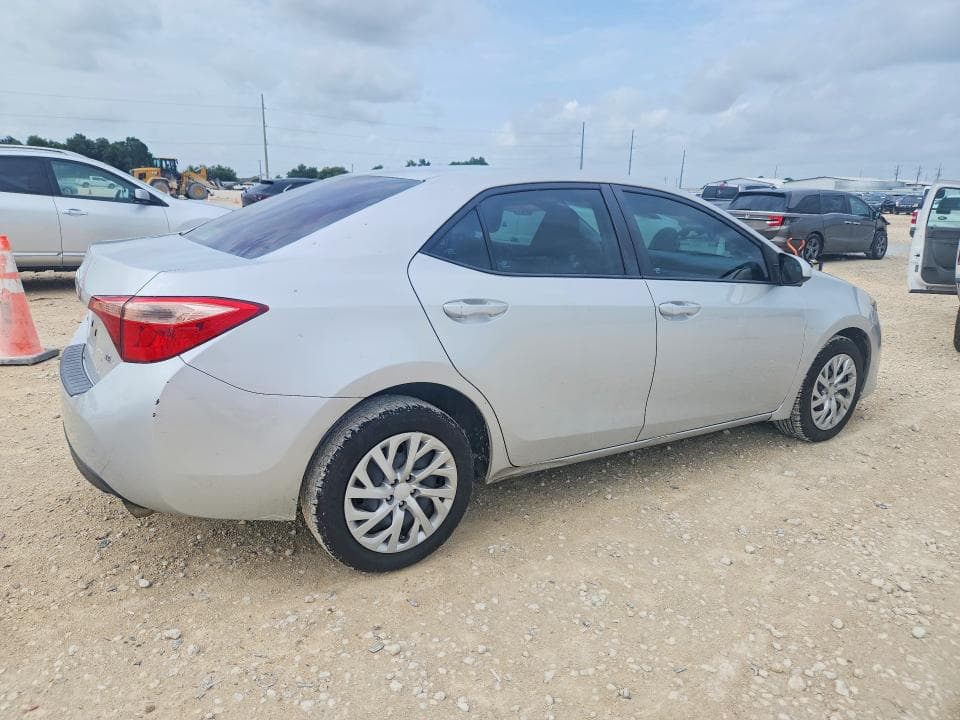 2018 TOYOTA COROLLA LE 3