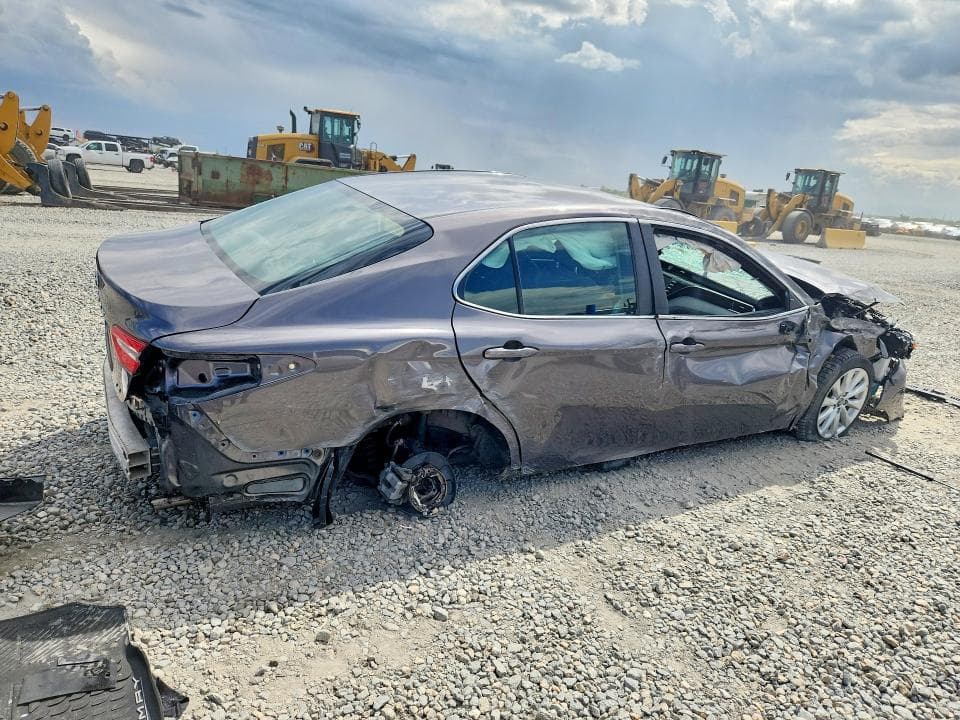 2018 TOYOTA CAMRY LE 3