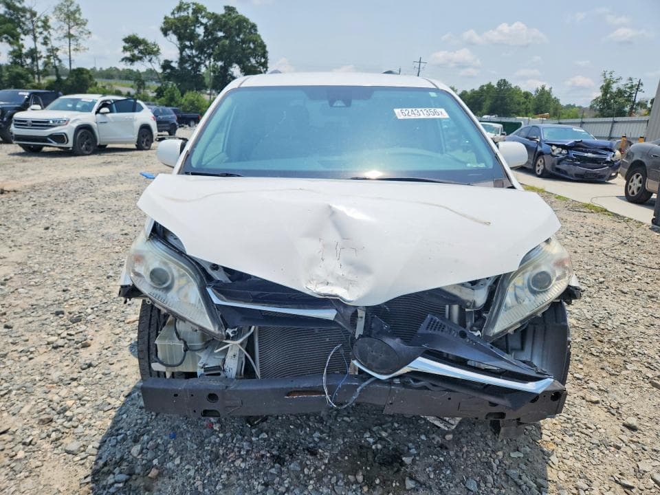 2020 TOYOTA SIENNA LE 5