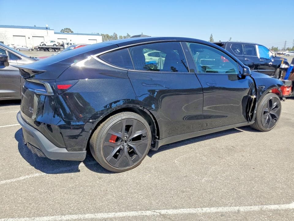 2026 TESLA MODEL Y 3