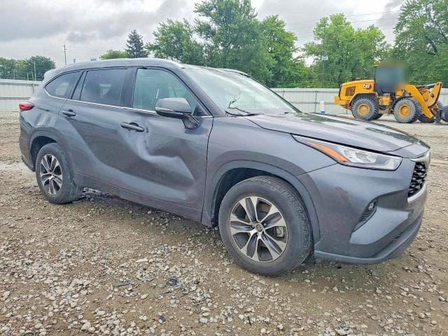 2020 TOYOTA HIGHLANDER XLE 4