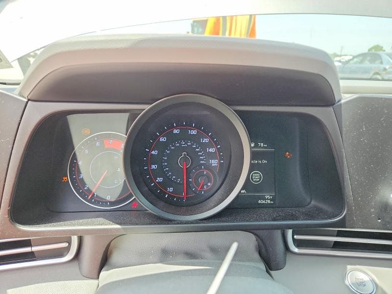 2023 HYUNDAI ELANTRA SEL 9