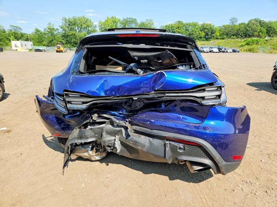 2024 PORSCHE MACAN BASE 6