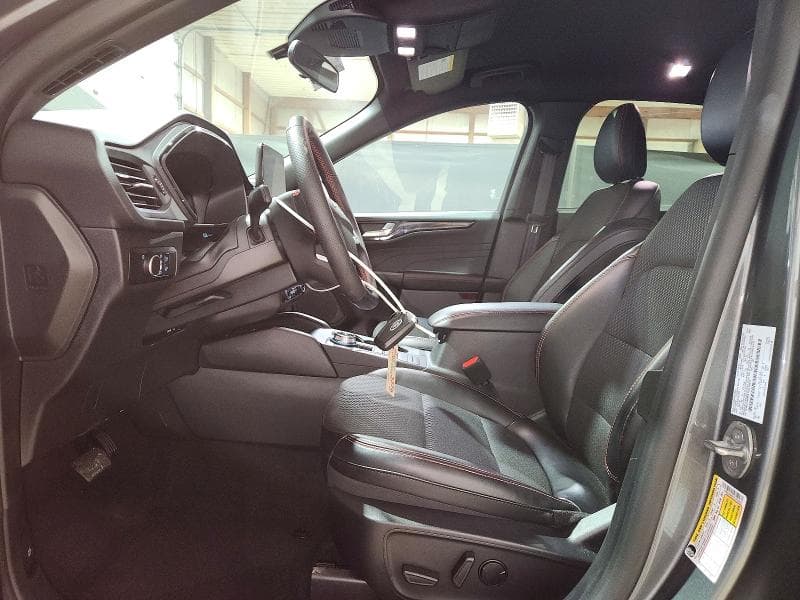 2026 FORD ESCAPE ST LINE 7