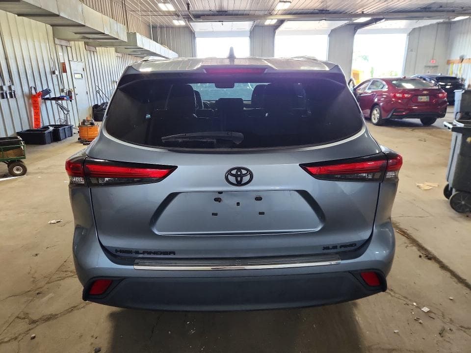 2022 TOYOTA HIGHLANDER XLE 6