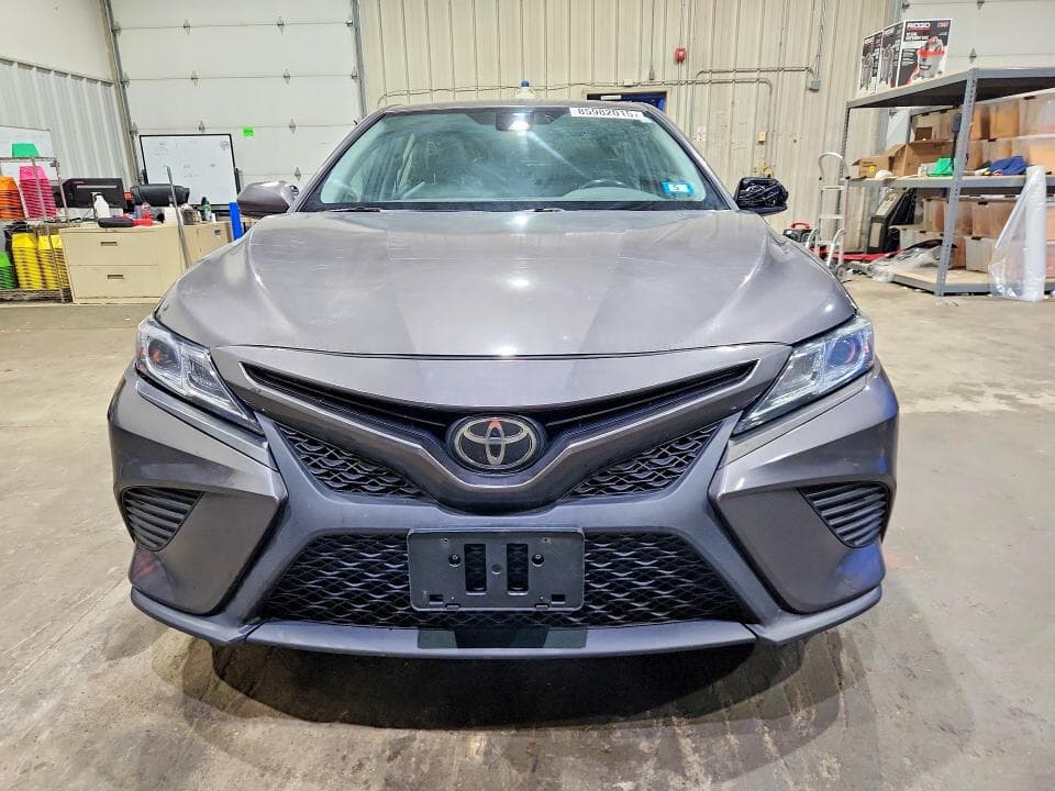 2020 TOYOTA CAMRY SE 5