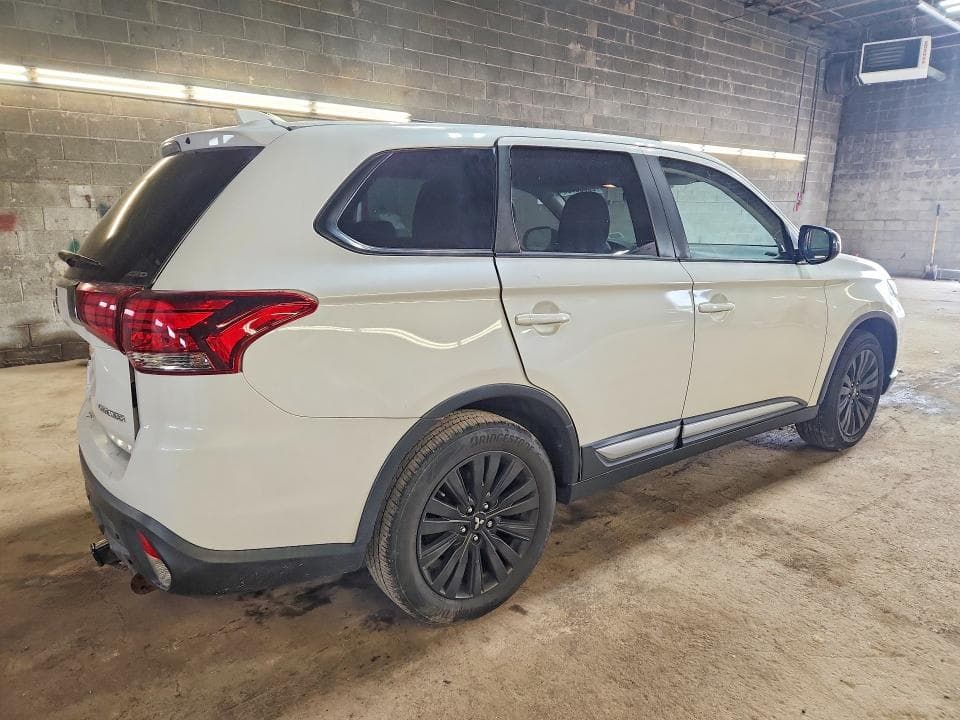 2019 MITSUBISHI OUTLANDER SE 3