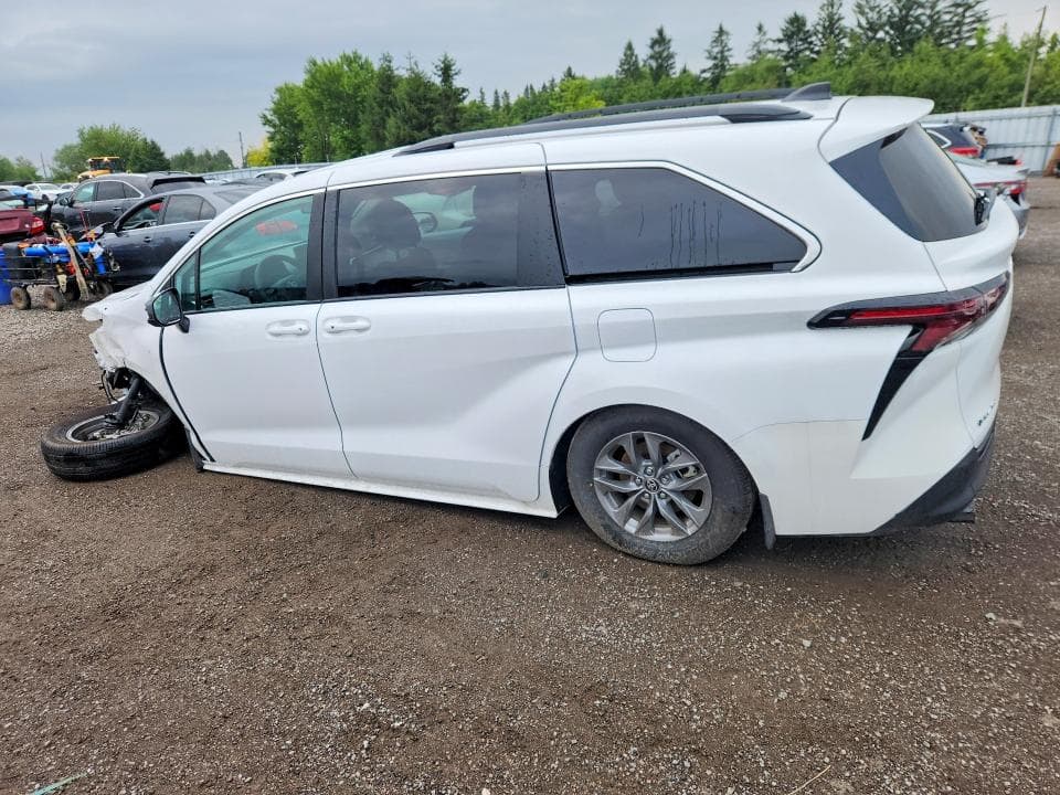2026 TOYOTA SIENNA LE 2